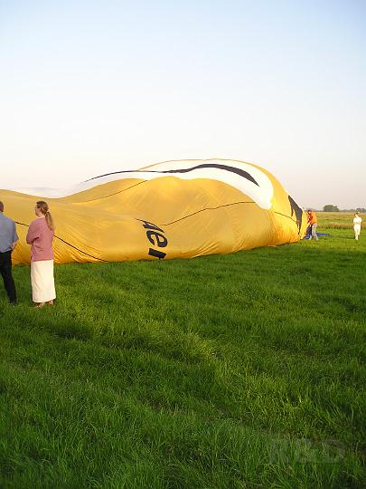 Ballonvlucht 24 mei 2007 (14).JPG